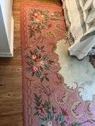 Women 100% wool pile area rug