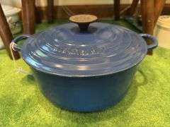 Le Crueset double handle pot with lid