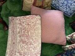 Henderson Ky throw blankets, 4 throw pillows