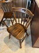 Pine table w/ 6 chairs & 2 leaves