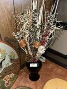 Lot of wooden wall hangings, vase with decorative stems