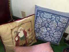 Henderson Ky throw blankets, 4 throw pillows