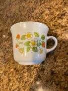 Set of Corelle dishes “Strawberry Sundae” 34 pieces