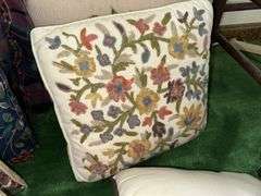 Lot of throw pillows