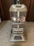 Shark Lift-Away DELUXE vacuum