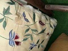 Lot of throw pillows