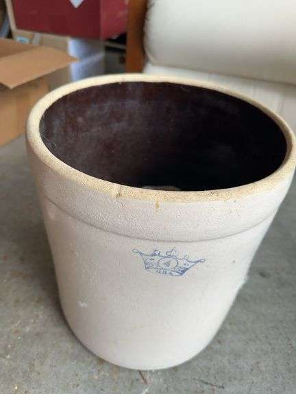 4 gallon crock image