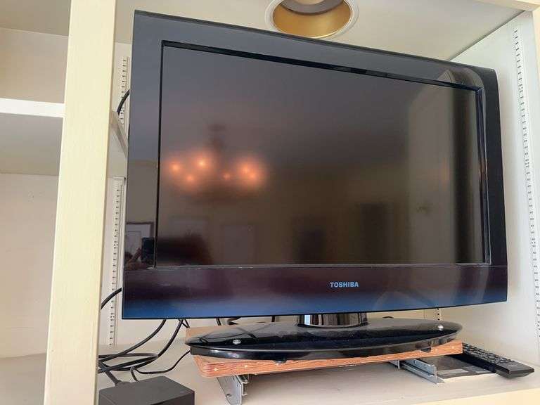 Toshiba 25” flat screen TV image