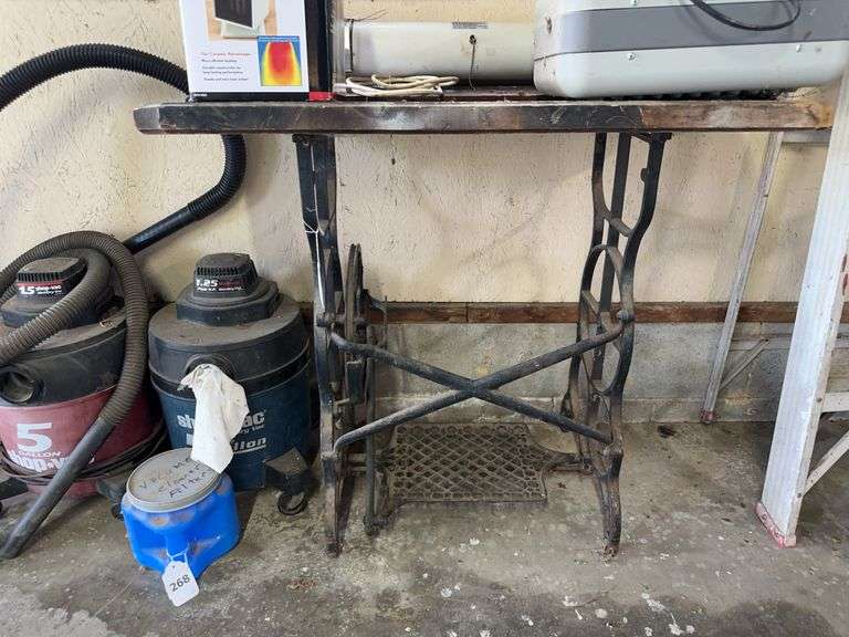 Sewing machine base table image