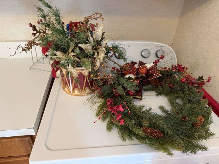 Drum artificial arrangement, wreath image