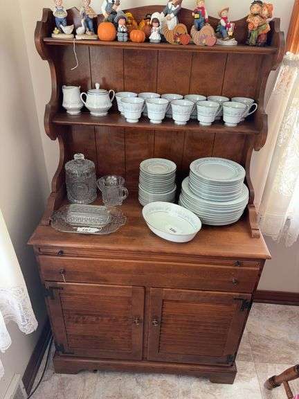 Ethan Allen maple hutch image