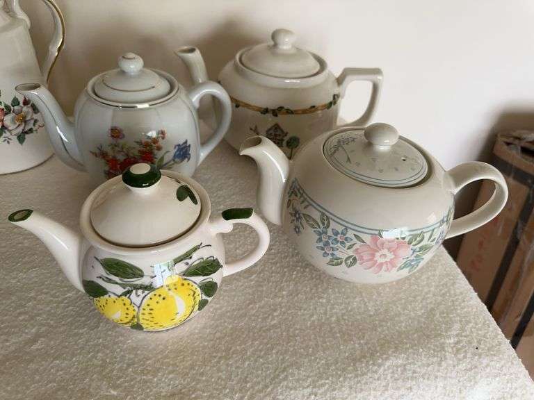 4 teapots image