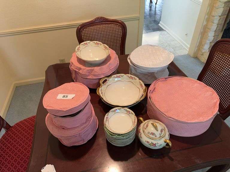 China dish set Limoges Haviland France, 12 dinner plates, 12 dessert plates, 12 cups and saucers, 12 fruit bowls, sugar bowl, 2 round and 1 oval serving bowls “Florence” image