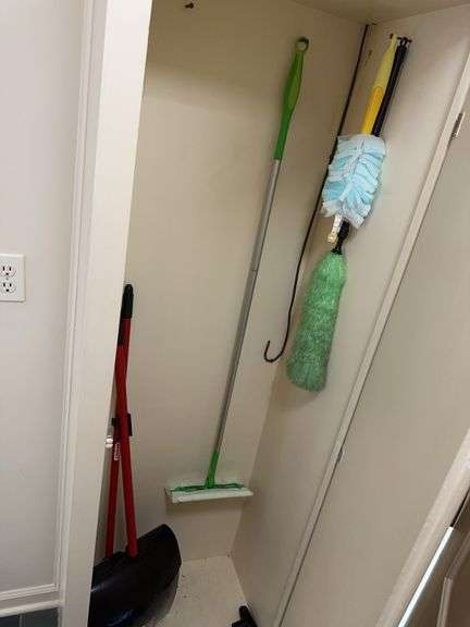 Contents of closet image