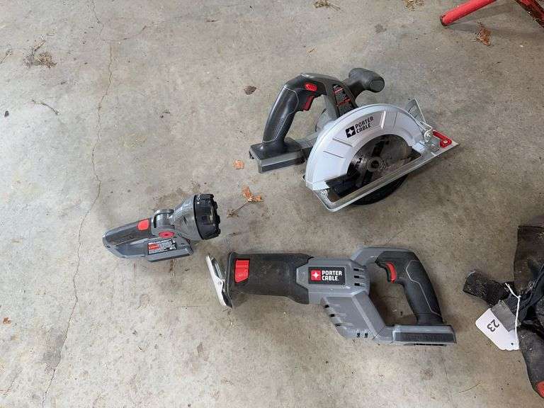 Porter Cable circular saw, reciprocating saw (no blade) and flashlight in bag. missing batteries image