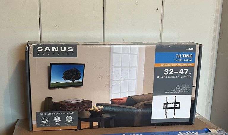 Like new tilting TV wall mount for 32"-47" TV's image