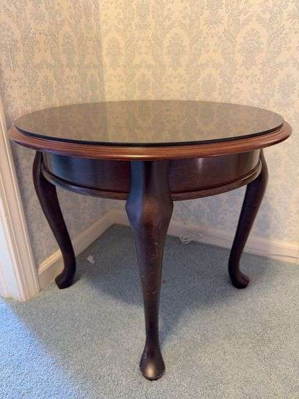 Queen Anne style table 24" dia x 21" image