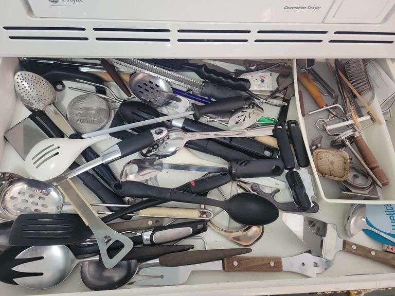 Kitchen Utensils image