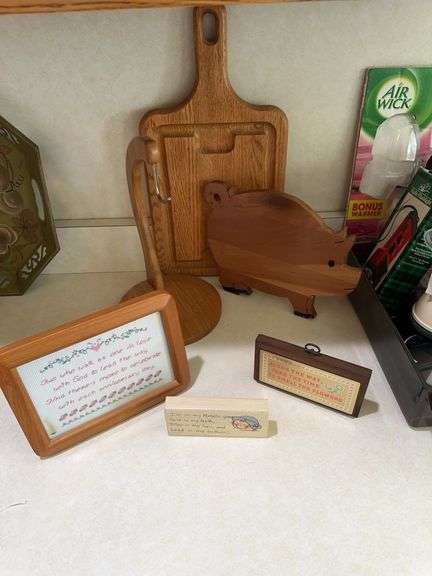 Banana holder, wooden pig, cross stitch sign, wooden cutting board image
