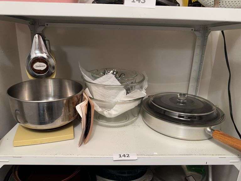 Sunbeam mixer with bowls, skillet with glass lid image