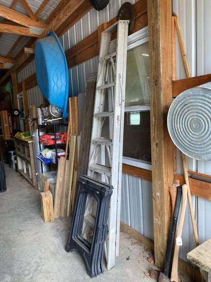 8’ ladder, 2 wilding saw horses image