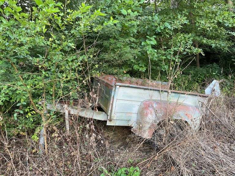 Truckbed homemade trailer - NO TITLE image