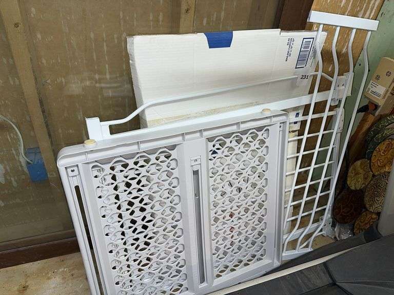 2 child/pet gates image