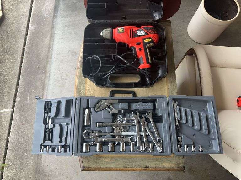 Black and Decker electric  drill, tool set image