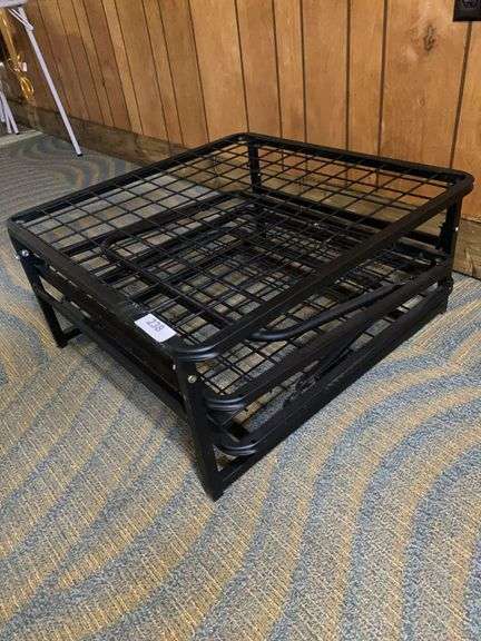 Trundle bed frame image