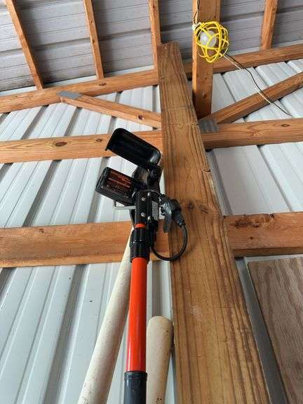 Electric tree trimmer image