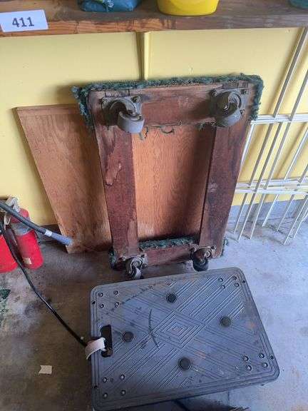 Wooden 4 wheel dolly, plastic 4 wheel dolly image