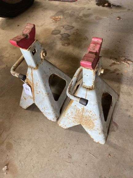 Jack stands image
