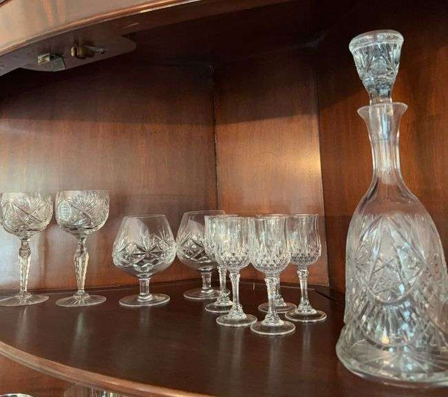 Cut glass decanter, 5 cordial glasses, 2 wines, 2 brandy’s image