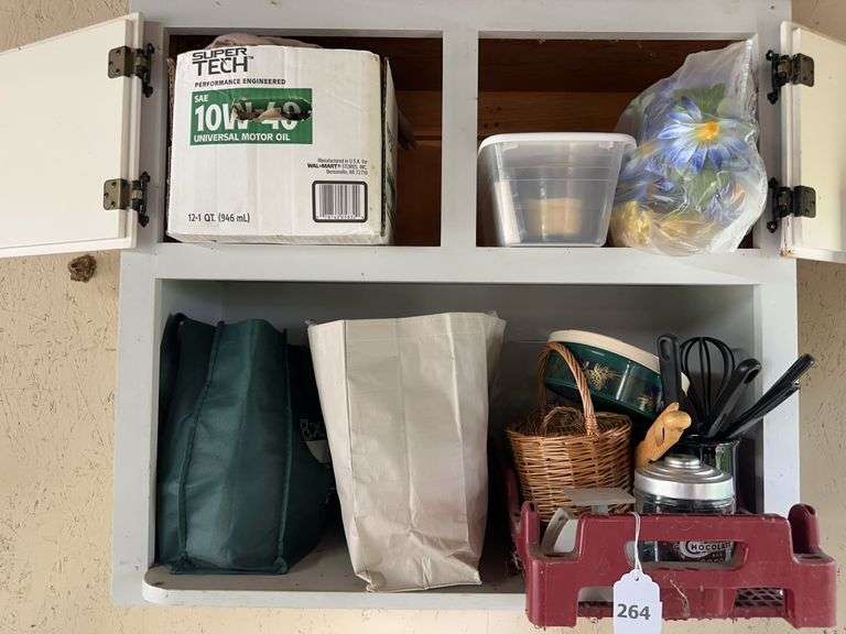 Misc Kitchen, sheets and bags, flowers and candle warmer image