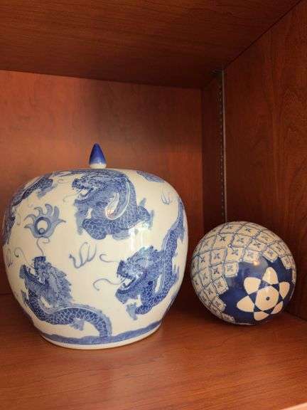 Blue and white ginger jar, blue and white ball image