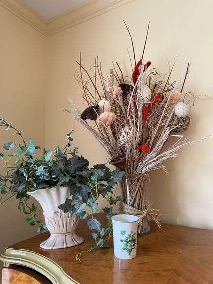 2 floral arrangements, small floral cup image