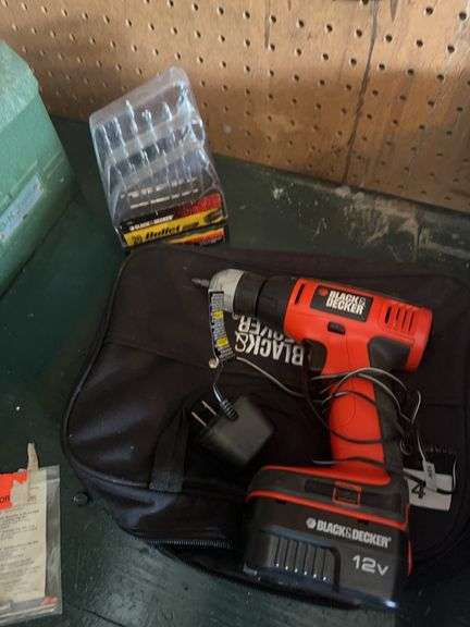 Black and Decker drill, drill bits image