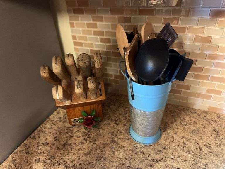Life block and knives, misc kitchen utensils image