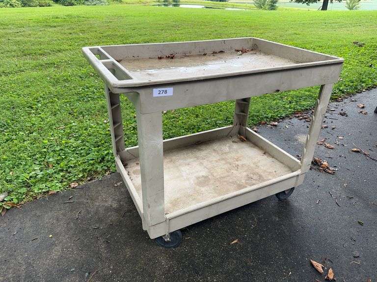 Rubbermaid Rolling cart image