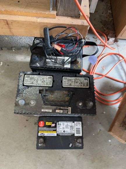 3 batteries and trickle charge image