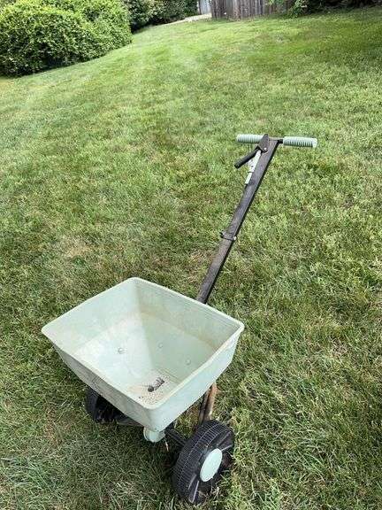 EZ Broadcast spreader image