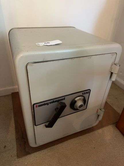 Sentry Combination safe 18”x18”x22” image