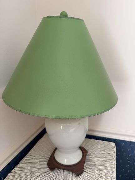 Pair of table lamps with ceramic bases 25"￼ image