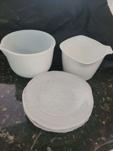 Corningware Saucemaker Measuring Cup, Frosted Salad Plates, Sunbeam Glassbake Mixing Bowl (chip) image