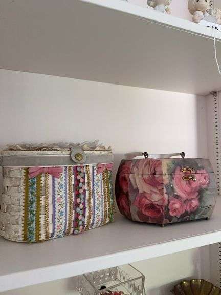 2 wood box purses image