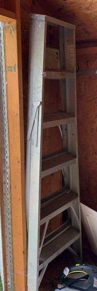 6’ aluminum step ladder image