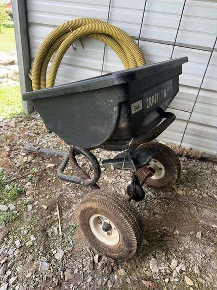 Yard spreader image