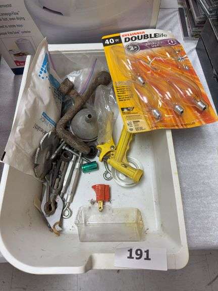 Food dehydrator, light bulbs, misc image