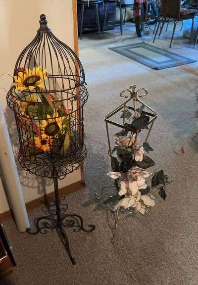 Wire decorative bird cage, candle holder image