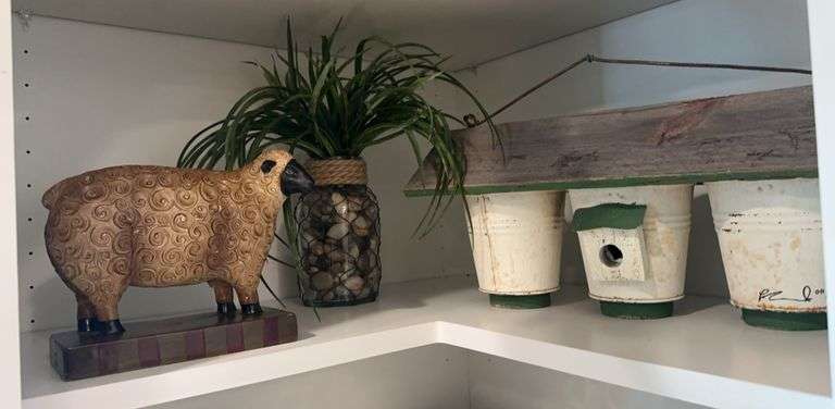 Signed birdhouse piece, sheep, decorative jar image